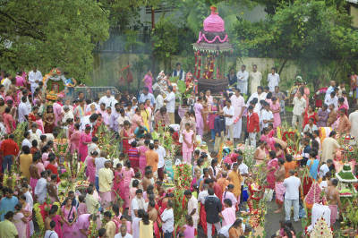 location de voiture pas chère pour se rendre aux célébrations du Cavadee