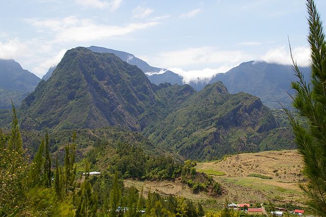 Louer une voiture de location : direction piton d’Anchaing